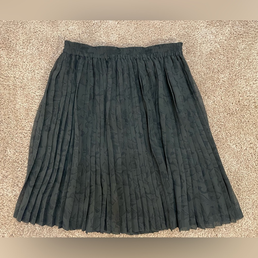 Esprit Black Pleated Mini Skirt with Subtle Floral Jacquard
